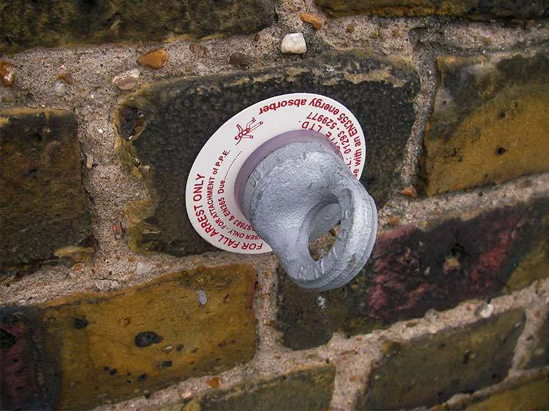 Kee I Bolt on Wall